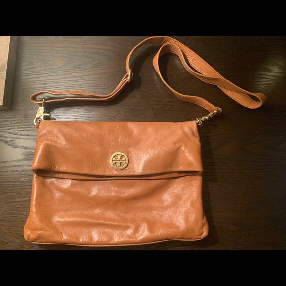 tory burch camel crossbody